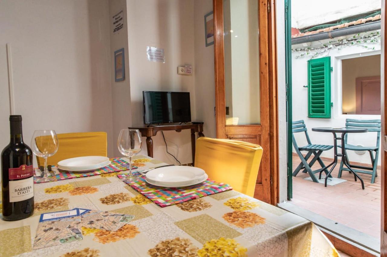 Virgilio'S House Apartment + Internal Court Florence Exterior photo